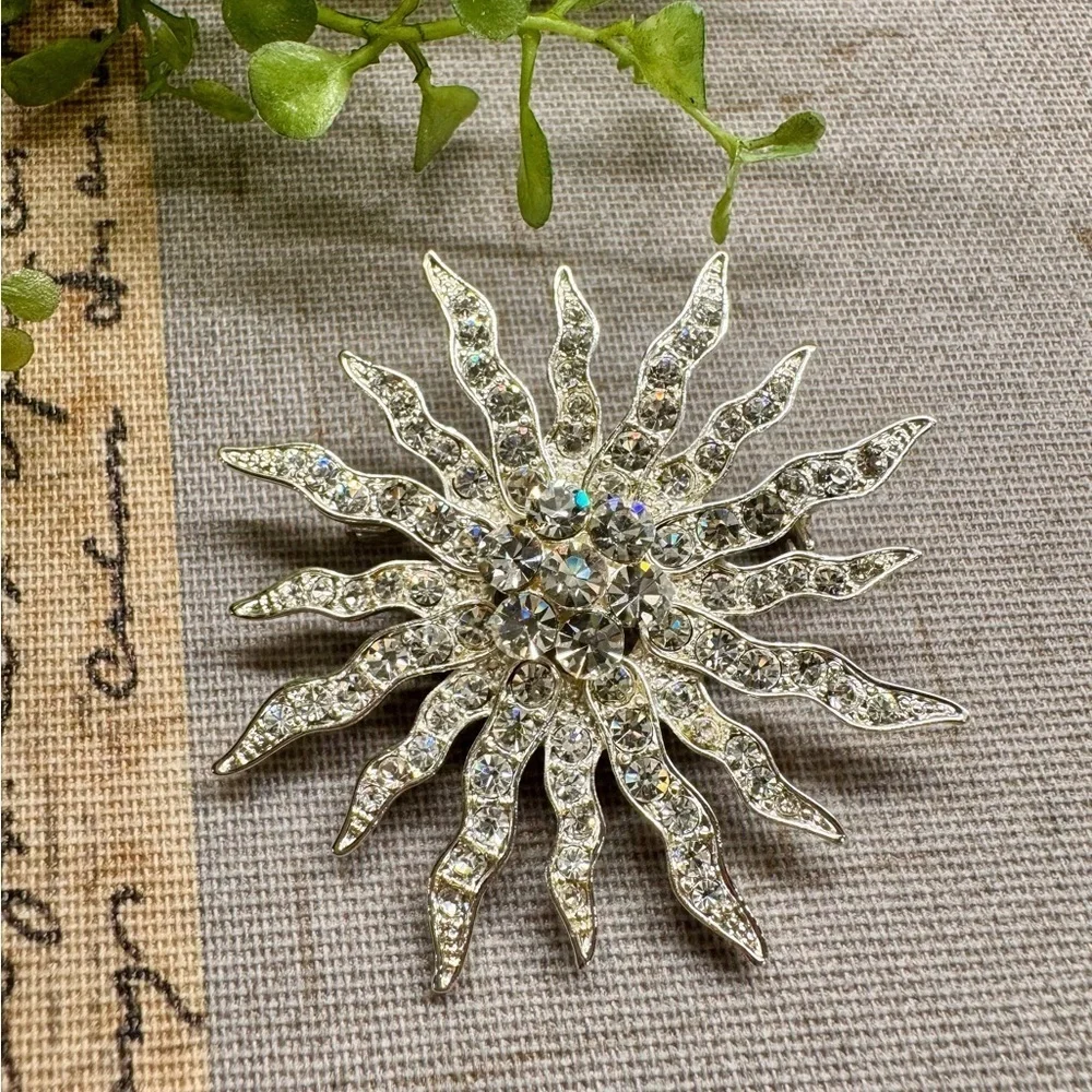 New Charter Club Clear Faceted Crystal Sun Silver Tone Pin Brooch 2” - Boxed